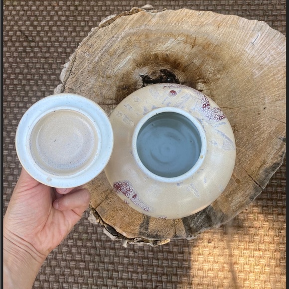 Vintage handmade minimalist ceramic jar | primitive pottery | signed by artist - Picture 4 of 8